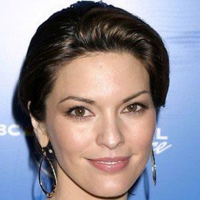 Alana De la Garza