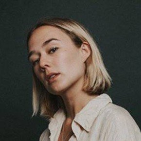 Alba August