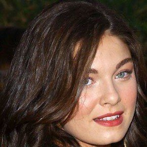 Alexa Davalos