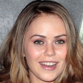 Alexis Dziena