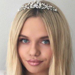Alli Simpson