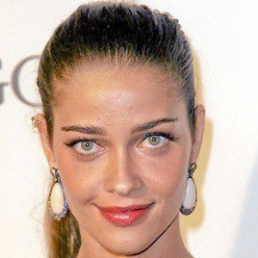 Ana Beatriz Barros