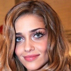 Ana Beatriz Barros