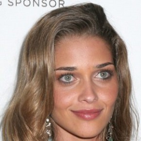 Ana Beatriz Barros