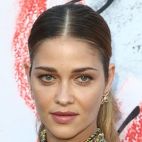 Ana Beatriz Barros