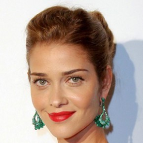 Ana Beatriz Barros