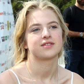Anais Gallagher