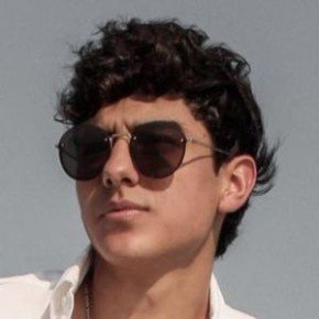 Andres Flores
