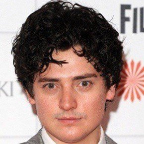 Aneurin Barnard
