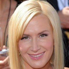 Angela Kinsey