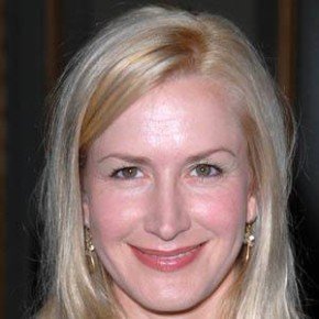 Angela Kinsey