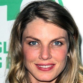 Angela Lindvall