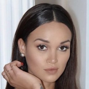 Angie Arizaga