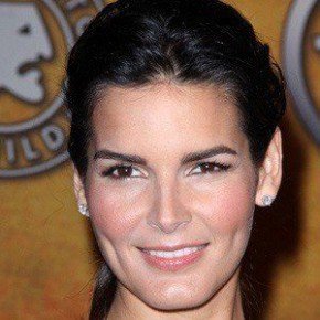 Angie Harmon