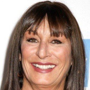 Anjelica Huston