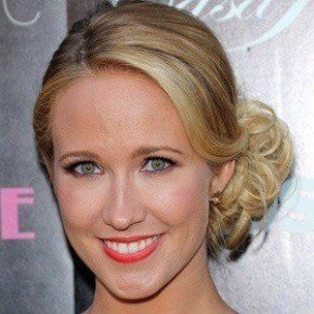 Anna Camp