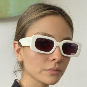 Anna Sarelly