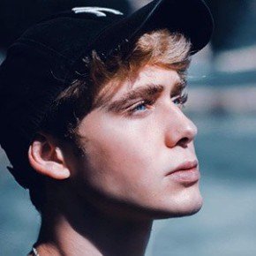 Arnau Suari