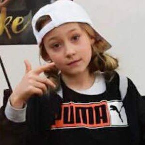 Ava Fratus