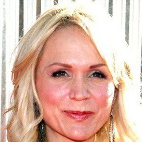 Barbara Alyn Woods
