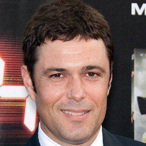 Carlos Bernard