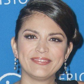 Cecily Strong