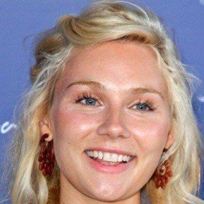 Clare Bowen