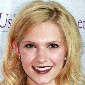 Claudia Lee