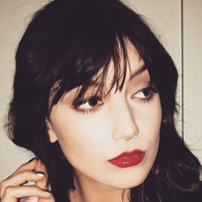 Daisy Lowe