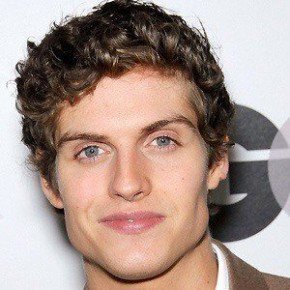 Daniel Sharman