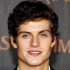 Daniel Sharman