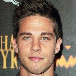 Dean Geyer