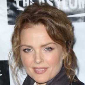 Dina Meyer