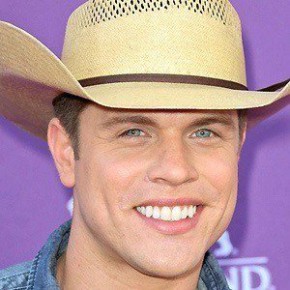 Dustin Lynch