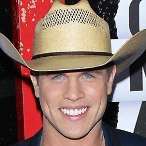 Dustin Lynch