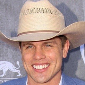 Dustin Lynch