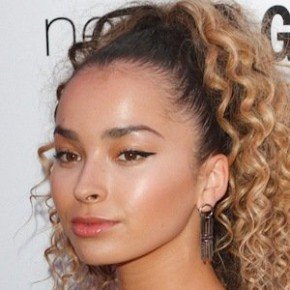 Ella Eyre