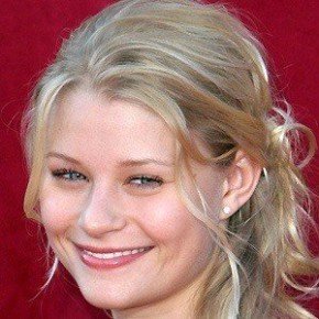 Emilie De Ravin