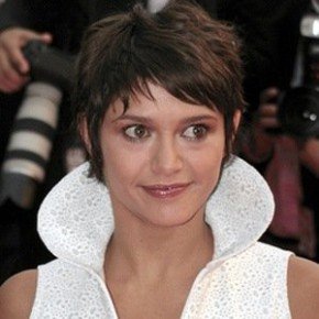 Emma De Caunes