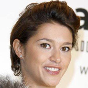 Emma De Caunes