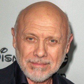 Hector Elizondo