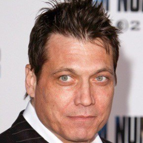 Holt McCallany