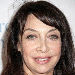 Illeana Douglas
