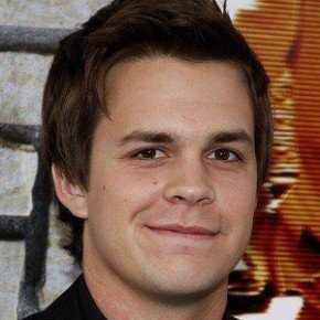 Johnny Simmons