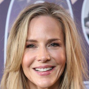 Julie Benz