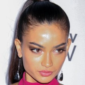 Kelly Gale