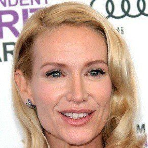 Kelly Lynch