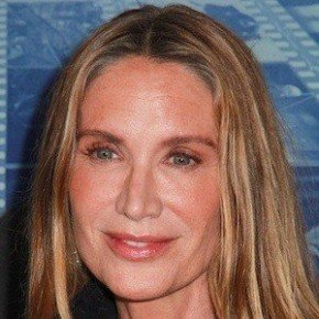Kelly Lynch