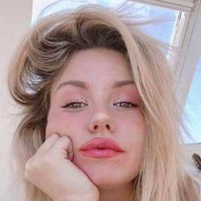Kelly Svirakova