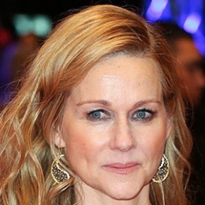 Laura Linney